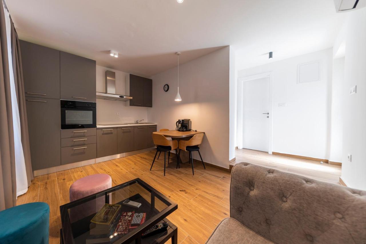 Apartmani Diklo ザダル エクステリア 写真